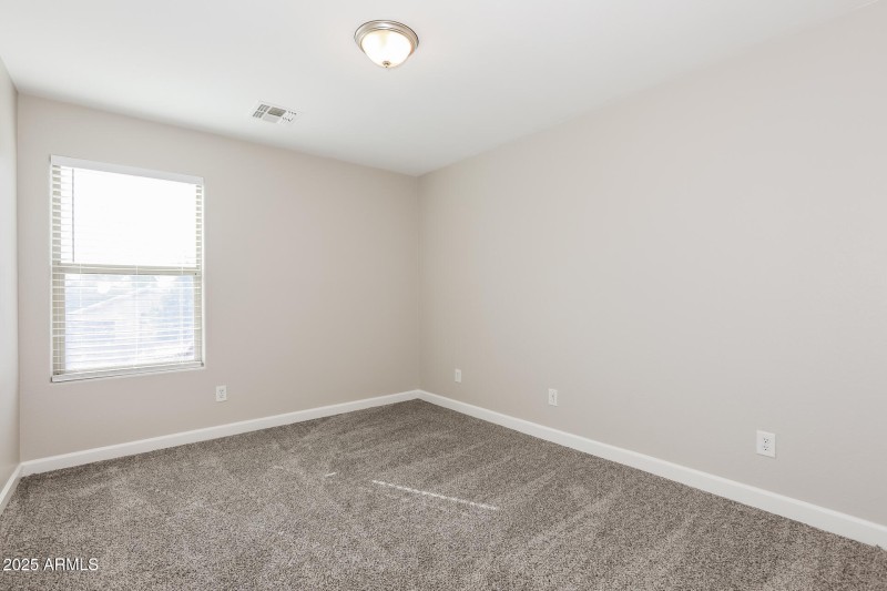 017-photo-bedroom-14927062