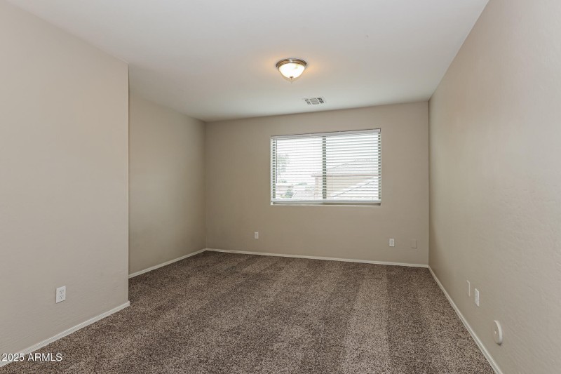 016-photo-bedroom-14961722