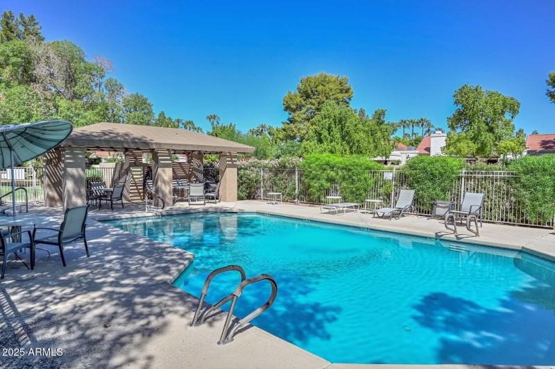 Lakeside Terrace Community Pool