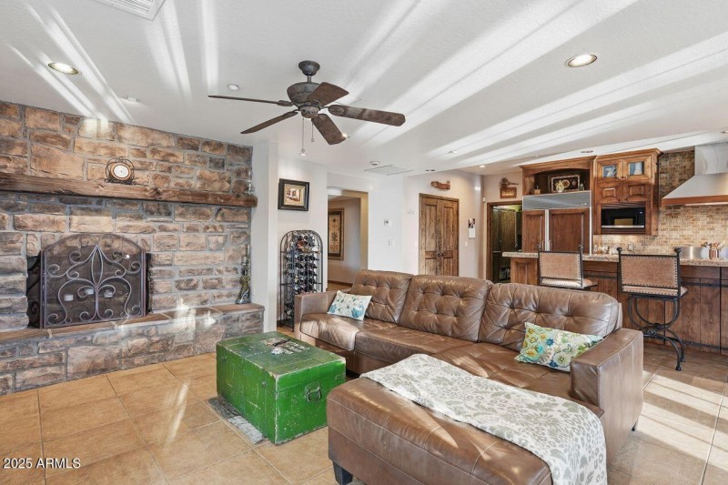 Family room to kitchen