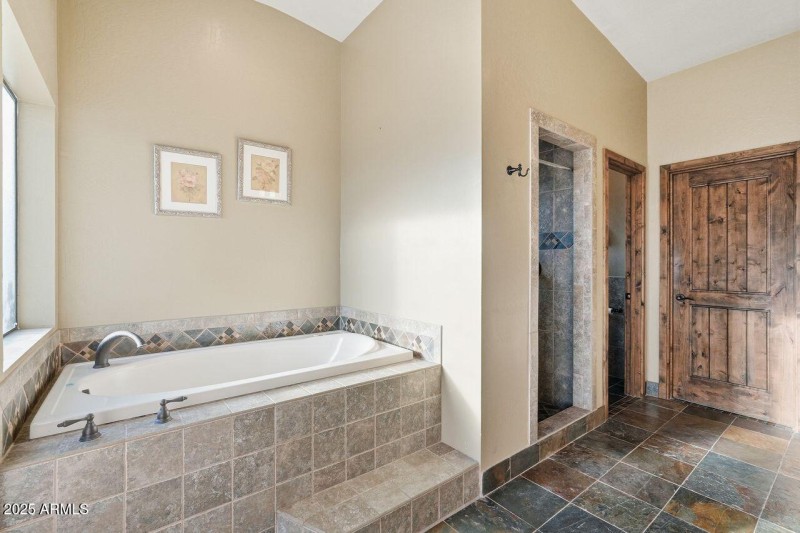 Separate shower and tub in Primary bath