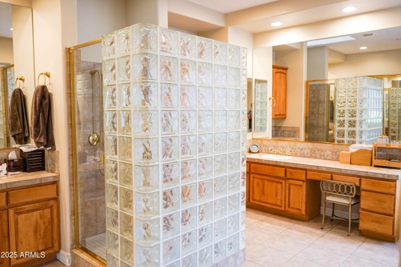 Master Suite Picture 2