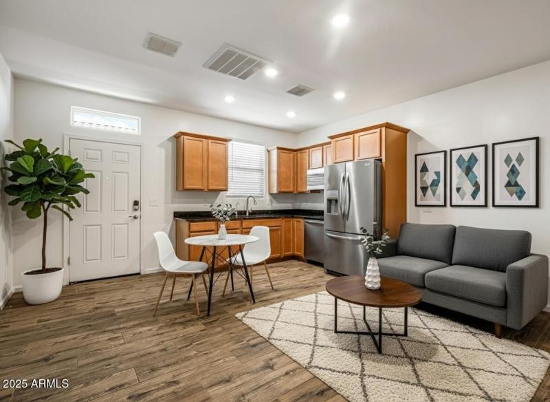 Apt living virtually staged