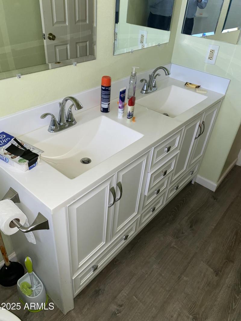 4131 N Signal Circle- Hall Bath (5)