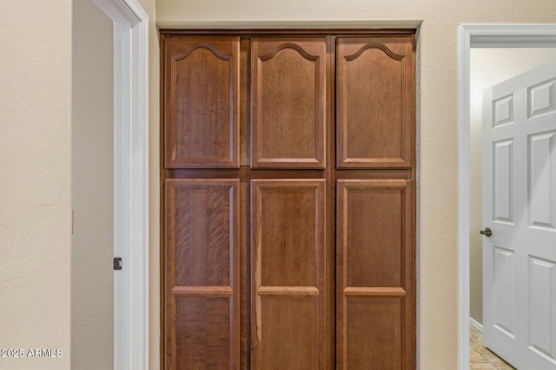 2-web-or-mls-19919 Santa Cruz Dr-2