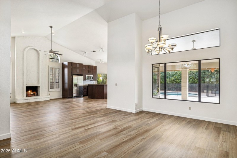 8-web-or-mls-9857-e-windrose-dr