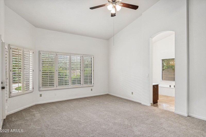 18-web-or-mls-9857-e-windrose-dr