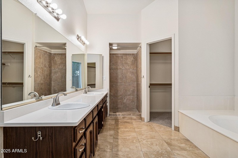 20-web-or-mls-9857-e-windrose-dr