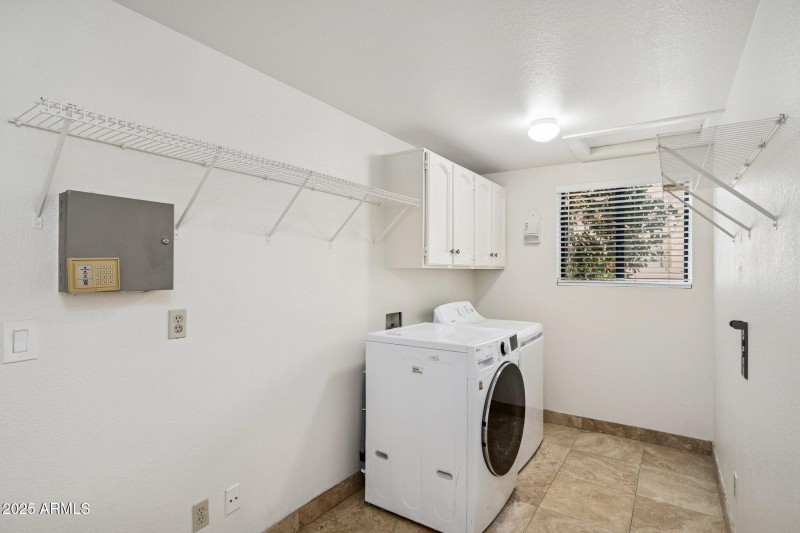 35-web-or-mls-9857-e-windrose-dr