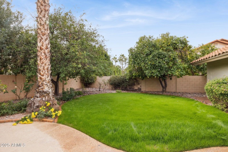 41-web-or-mls-9857-e-windrose-dr