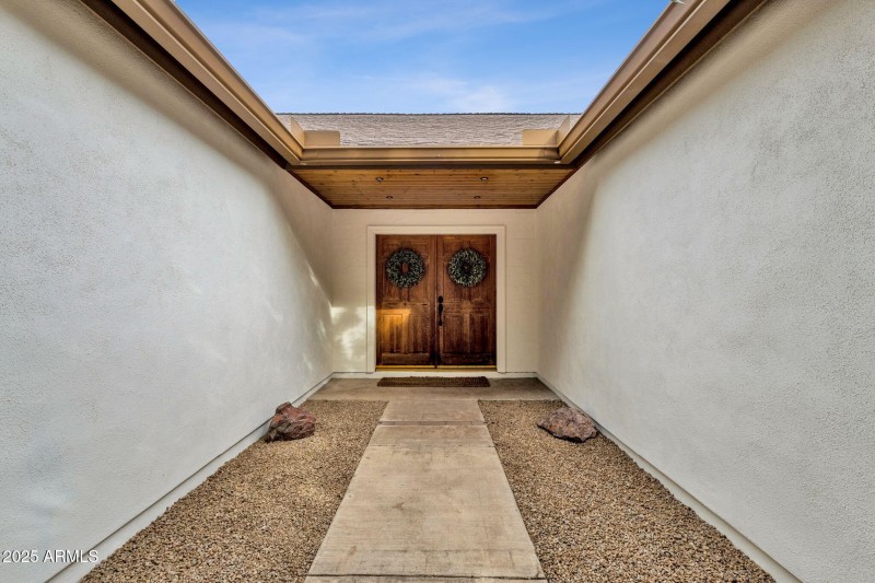 6-web-or-mls-4560-e-sunrise-dr