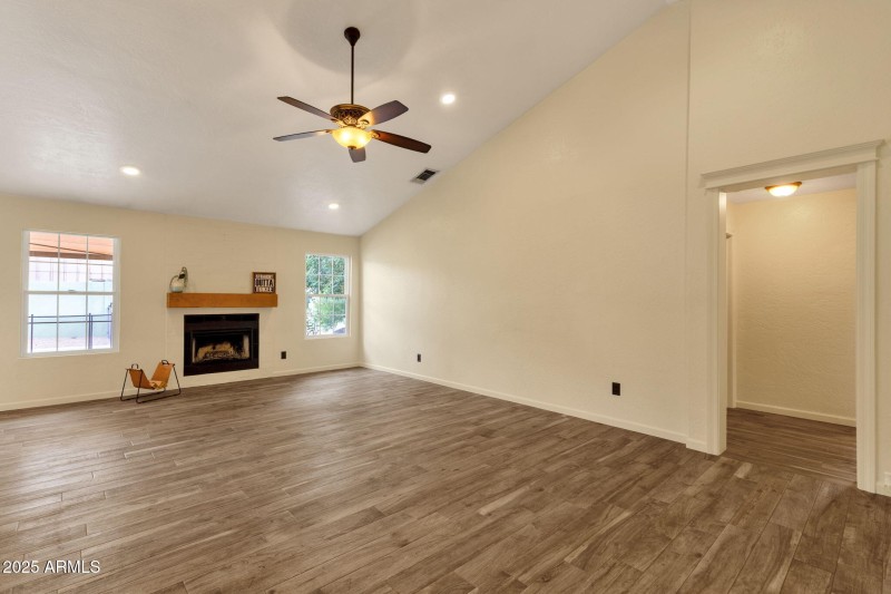 9-web-or-mls-4560-e-sunrise-dr