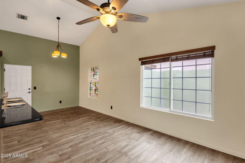 18-web-or-mls-4560-e-sunrise-dr