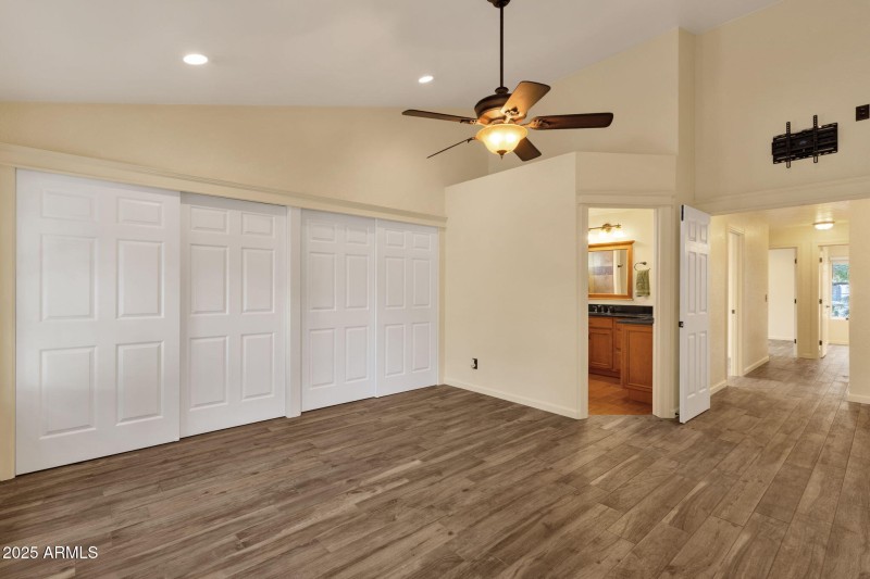 22-web-or-mls-4560-e-sunrise-dr