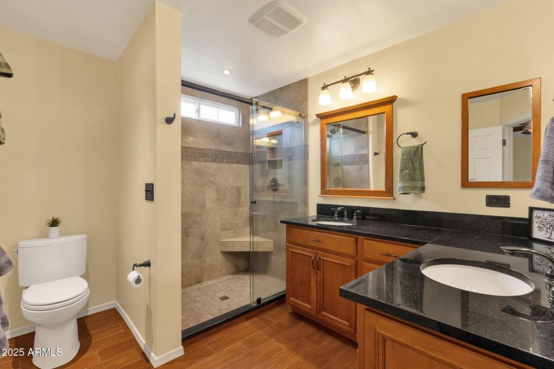 24-web-or-mls-4560-e-sunrise-dr