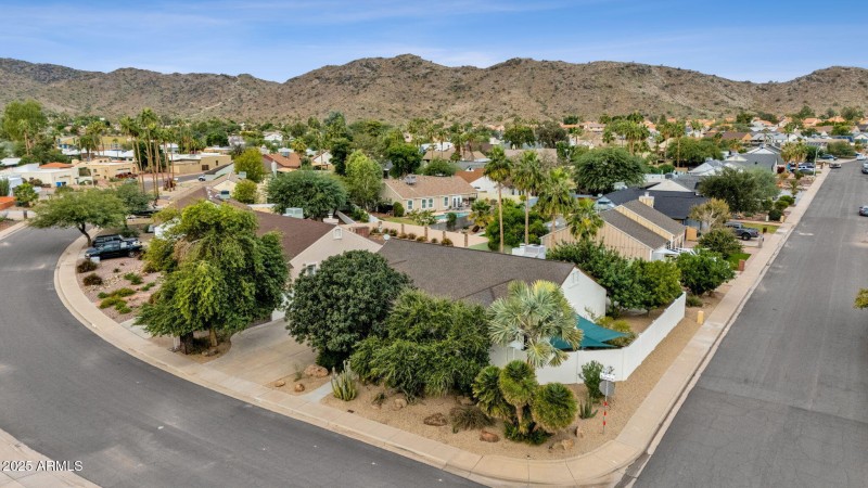 44-web-or-mls-4560-e-sunrise-dr