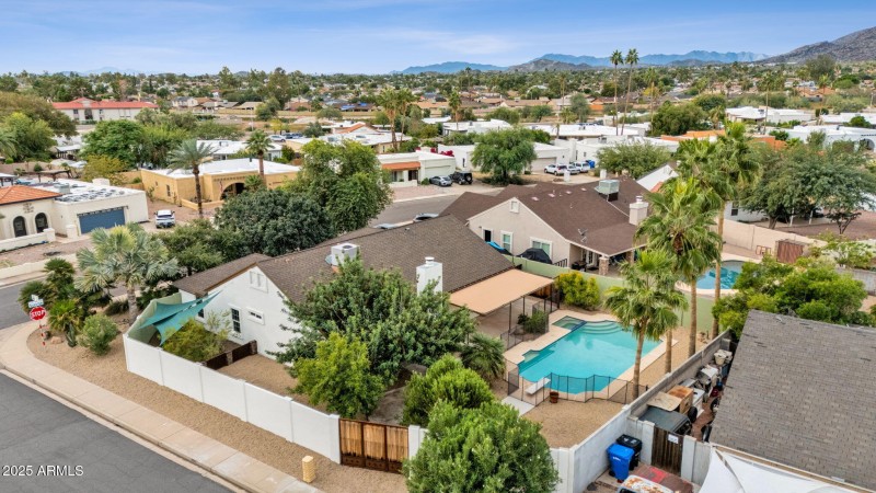 48-web-or-mls-4560-e-sunrise-dr