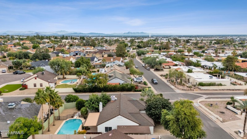 51-web-or-mls-4560-e-sunrise-dr