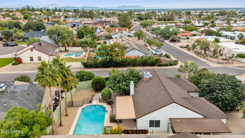 52-web-or-mls-4560-e-sunrise-dr