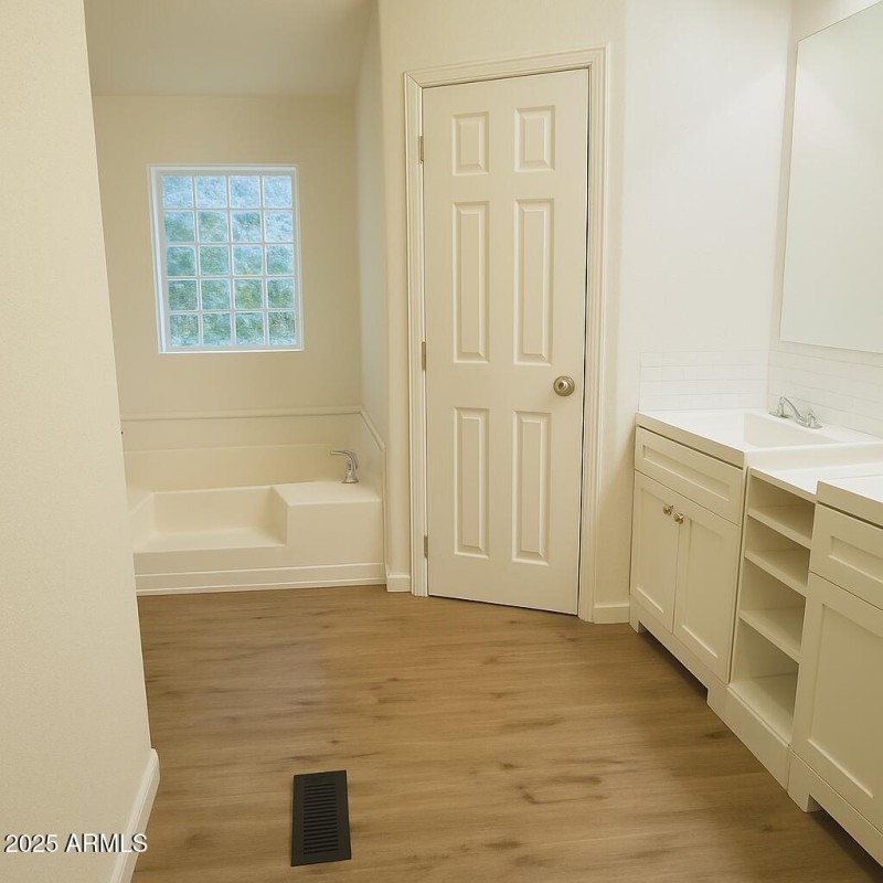 15-Primary Bathroom (1)