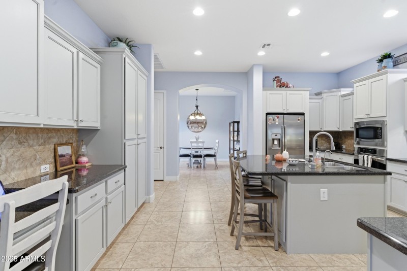 14_a98848d0-920e-4c62-984c-4d646b55e88c