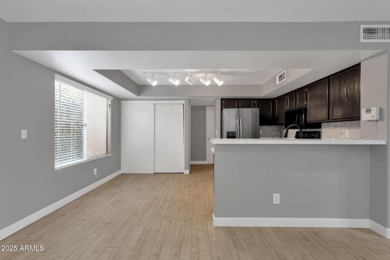 011_Kitchen And Casual Dining