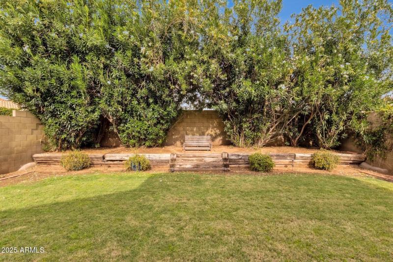 039_Backyard Upper Level