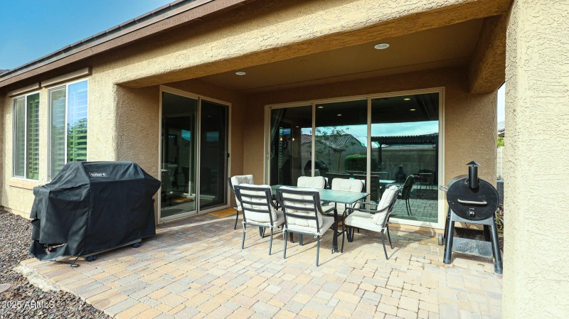 Entertainer' s Backyard