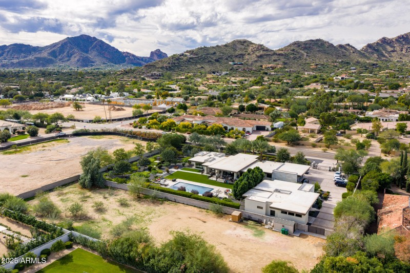 MLS - 7235 N Mockingbird Lane - Paradise