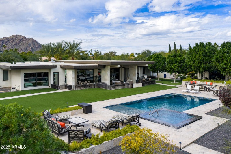 MLS - 7235 N Mockingbird Lane - Paradise