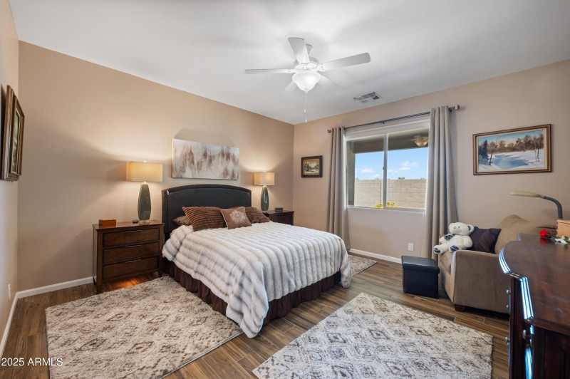 SC484 Primary bedroom