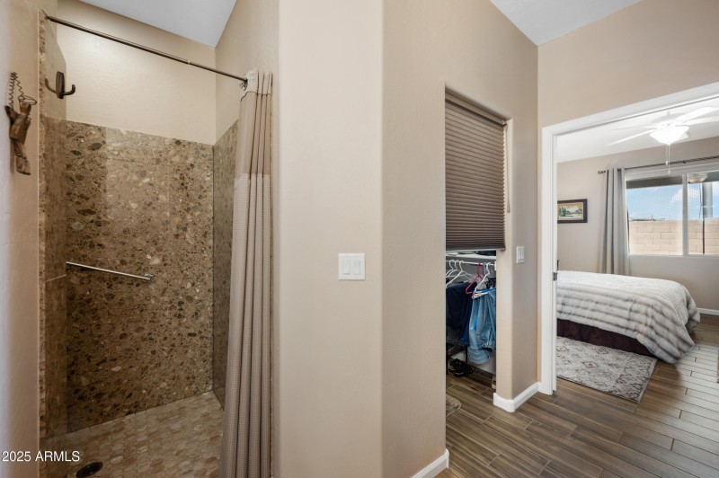 SC484 Primary shower & closet