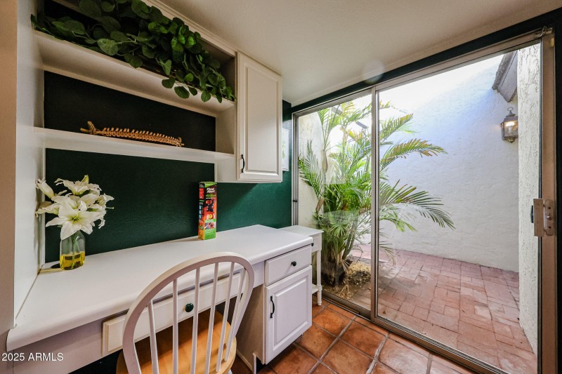 Abundant Natural Light !