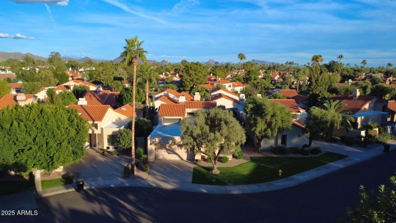 Gorgeous curb appeal