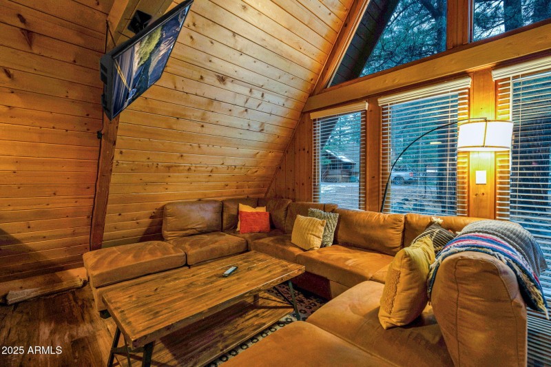 820 E Caribou Road, Munds Park 86017