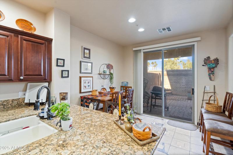 21-Kitchen to Breakfast