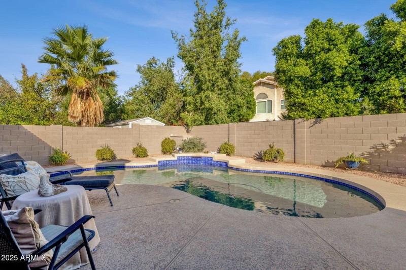 43-web-or-mls-4790-w-geronimo-st