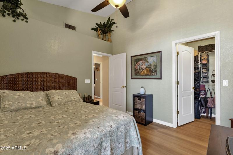 33-web-or-mls-4790-w-geronimo-st