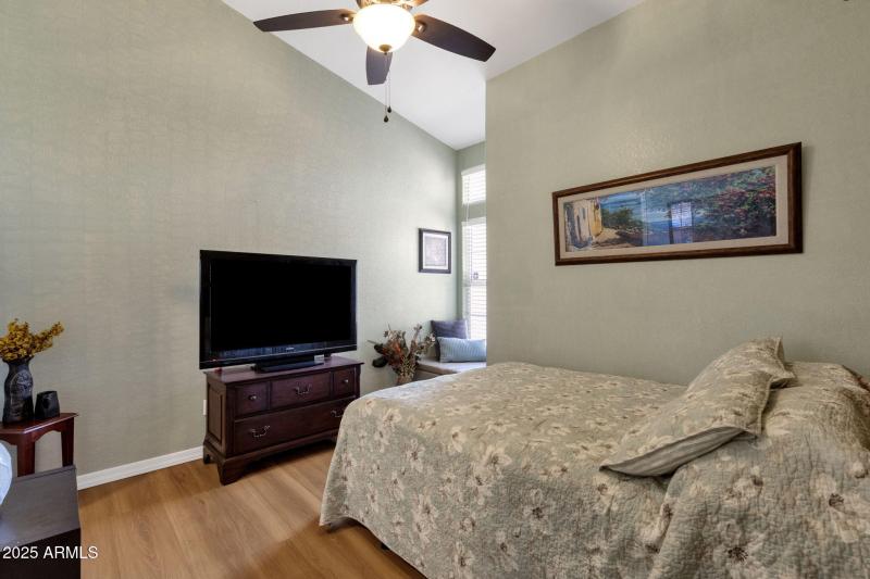 32-web-or-mls-4790-w-geronimo-st