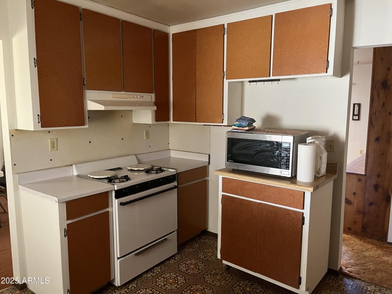 461 W 5th St Kitchen 4