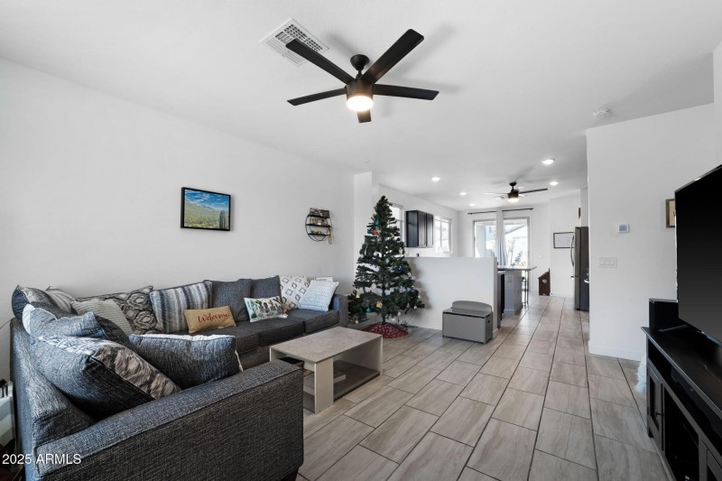 004__18348 W Jessie Ln