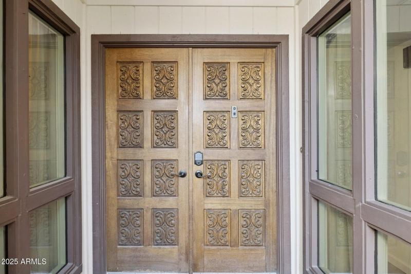 4-web-or-mls-4706-e-winston-dr