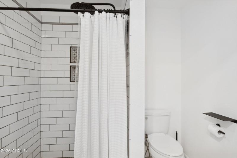 20-web-or-mls-4706-e-winston-dr