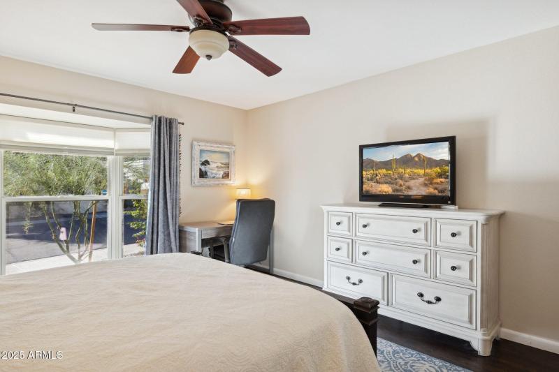 25-web-or-mls-4706-e-winston-dr