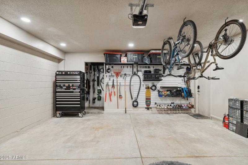 29-web-or-mls-4706-e-winston-dr