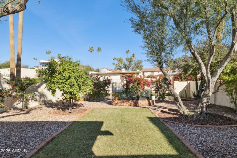 33-web-or-mls-4706-e-winston-dr