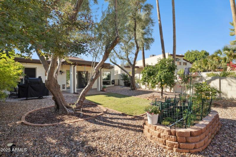 35-web-or-mls-4706-e-winston-dr