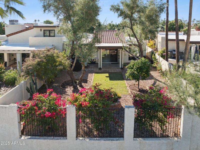 39-web-or-mls-4706-e-winston-dr