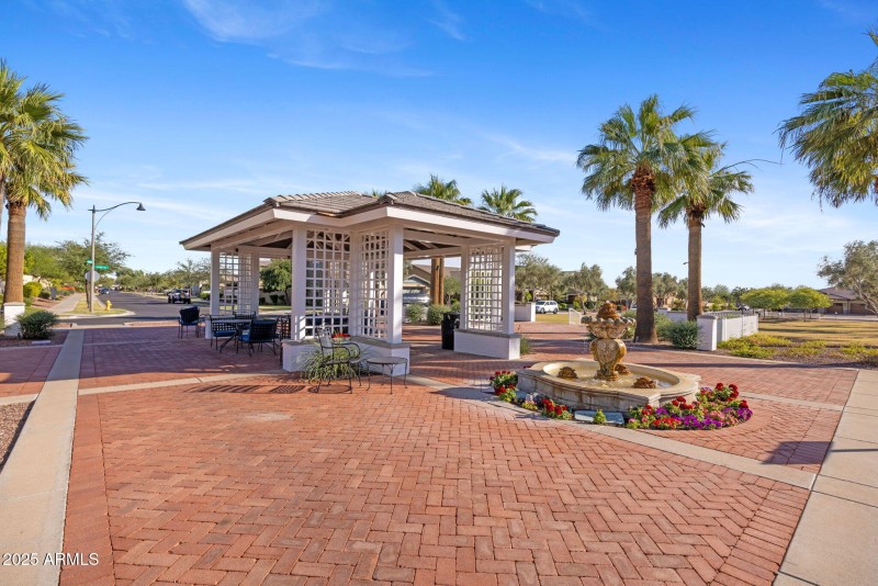 55-web-or-mls-2259-n-springfield-st