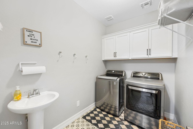 33-web-or-mls-2259-n-springfield-st